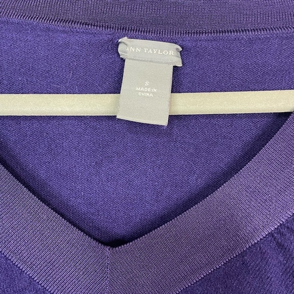 Ann Taylor cashmere blend pull on sweater, a beautiful purple and so soft! - Picture 2 of 4